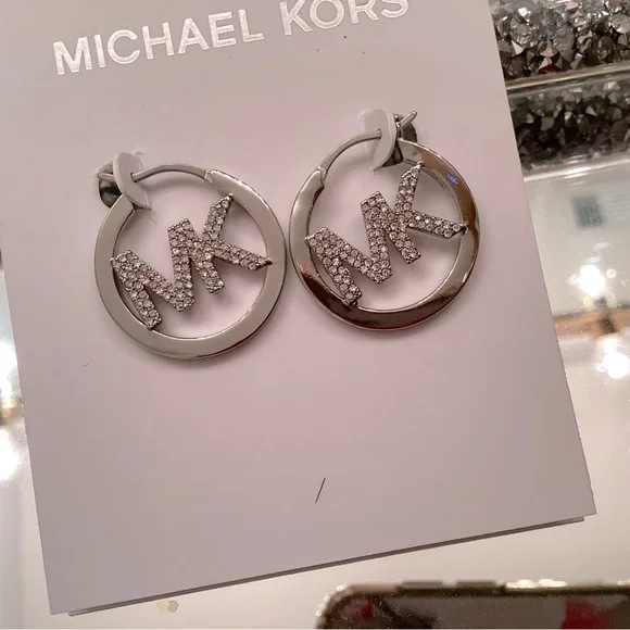 Beautiful Michael kors earrings new with tags - Picture 7 of 8